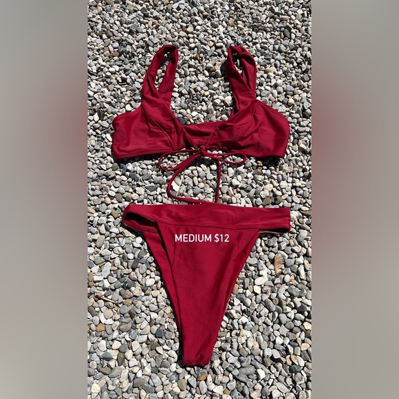 Bikinis - Picture 4 of 4